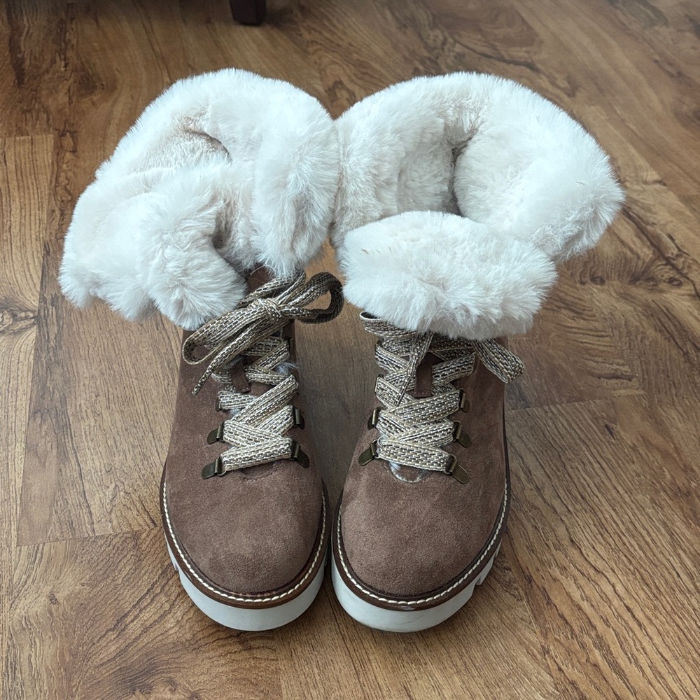 White Mountain Faux Fur Combat Boots – Size 10